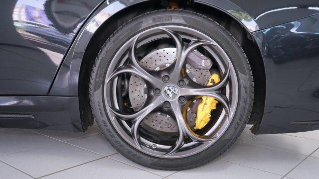 ALFA ROMEO Giulia 2.9 T V6 Quadrifoglio MANUALE TIRATURA LIMITATA