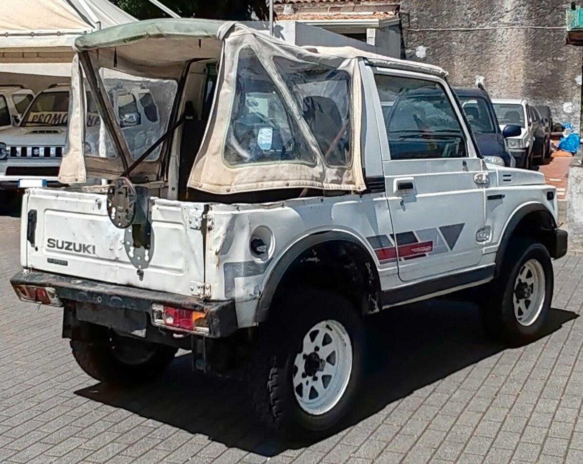 Suzuki SJ413 Cabriolet De Luxe