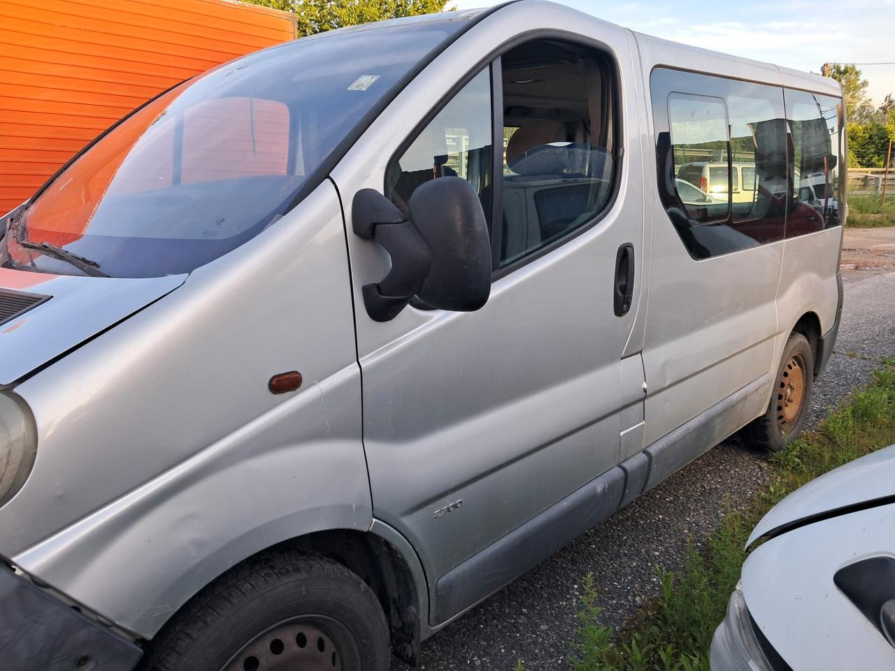 VIVARO 6 POSTI AUTOCARRO
