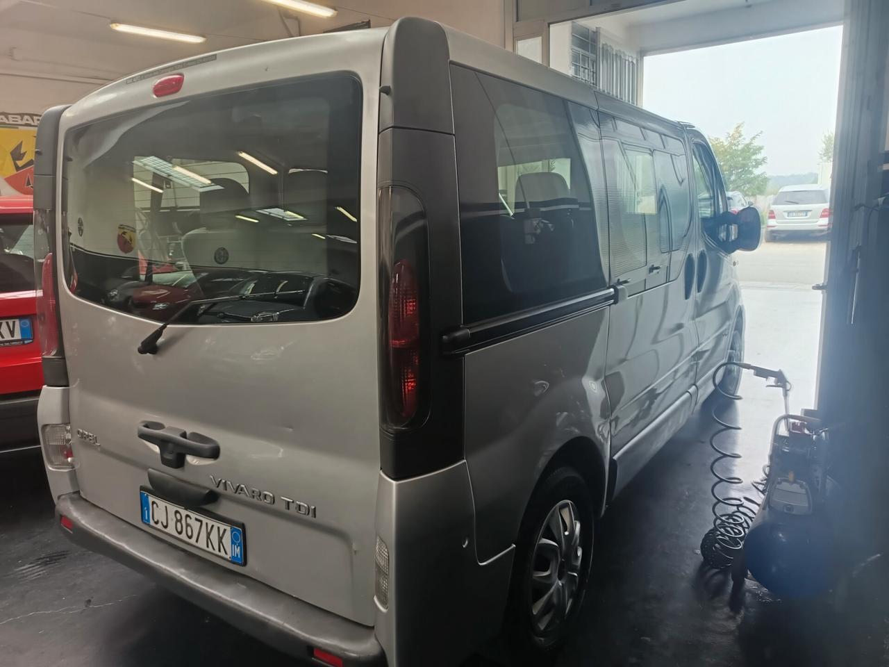 Opel Vivaro 27 2.5 CDTI/135CV PC-TN Combi