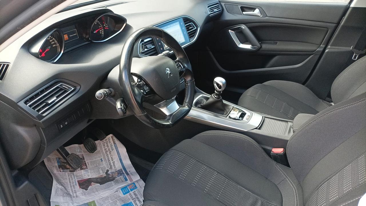 Peugeot 308 BlueHDi 120 S&S SW Allure
