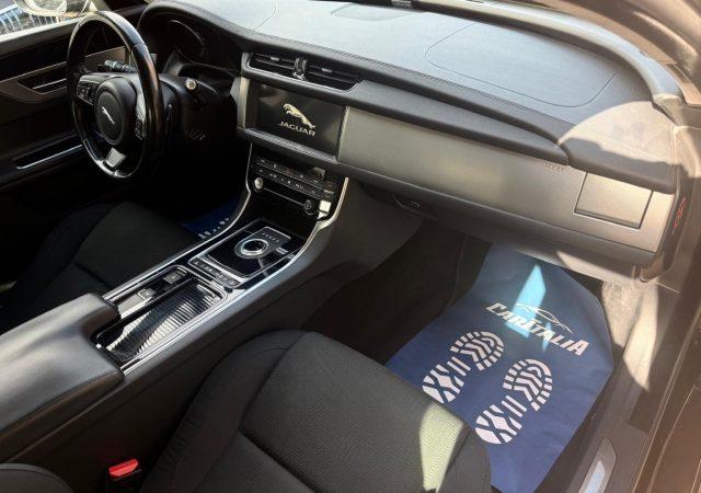 JAGUAR XF 2.0 D 180 CV aut. Pure