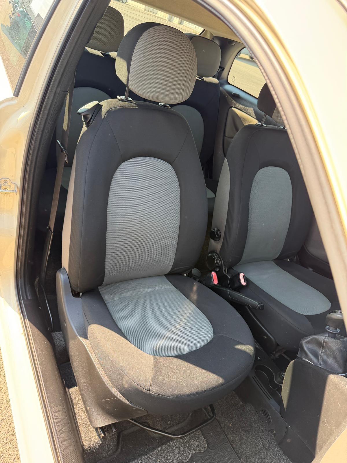 Lancia Ypsilon