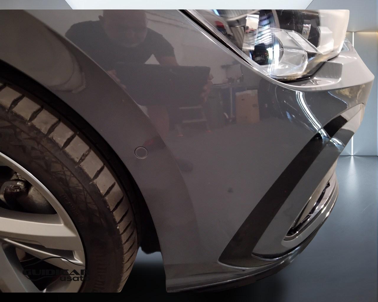 VOLKSWAGEN Golf VIII 2020 - Golf 1.5 etsi evo R-Line 130cv dsg
