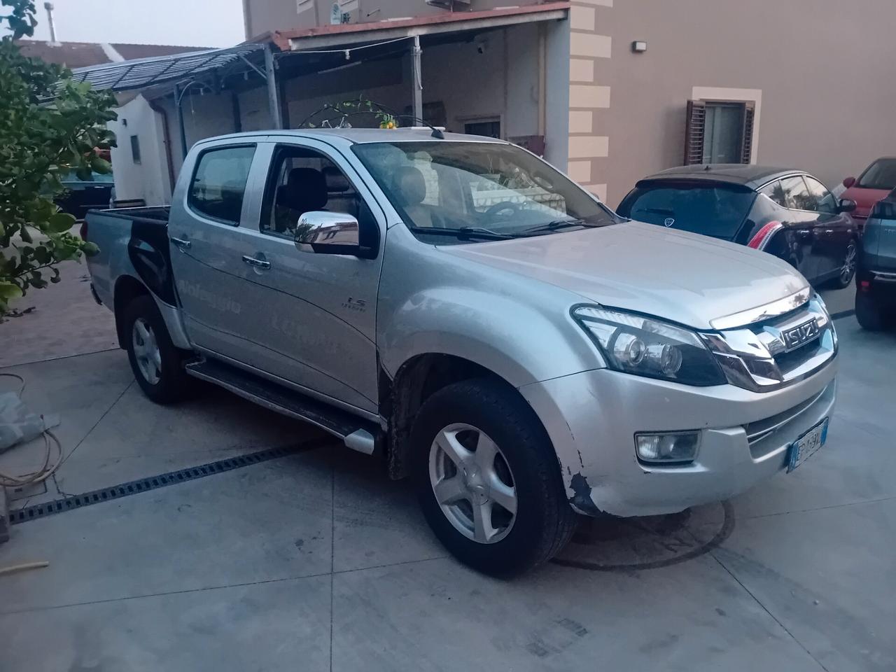 Isuzu D-Max 2.5 Crew Cab Satellite 4WD