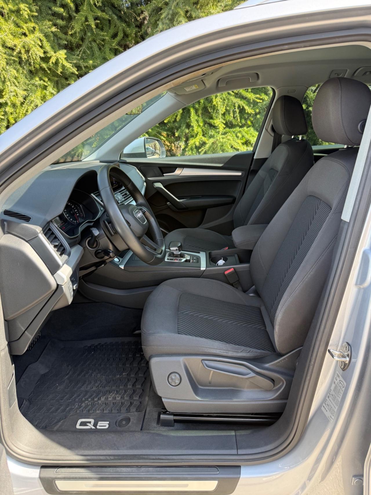 Audi Q5 40 TDI quattro S tronic Business Sport