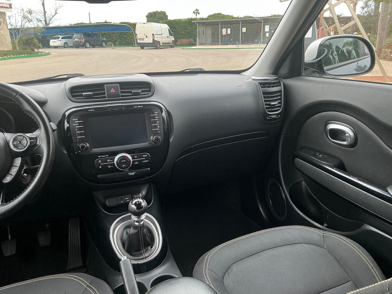 KIA SOUL 1.6 CRDI 136 Cv STRAFULL BI-COLOR 10/2016