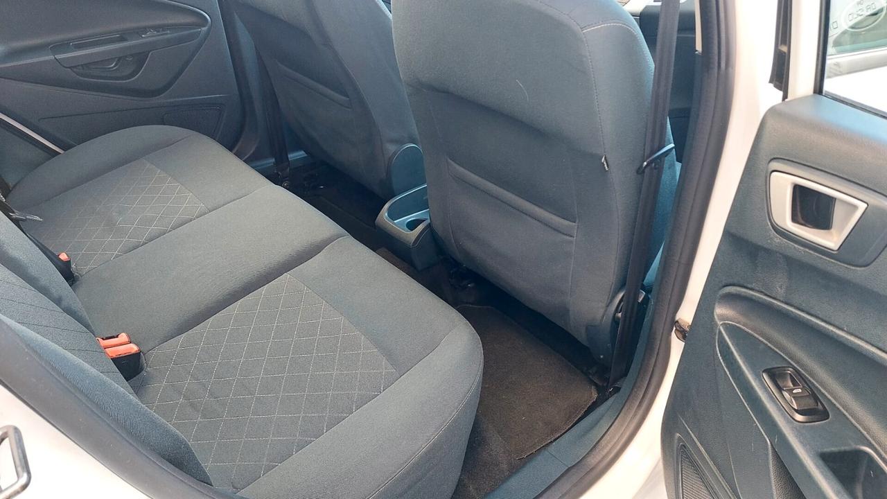 Ford Fiesta 1.4 16V 5p. Bz.- GPL Titanium Bs.
