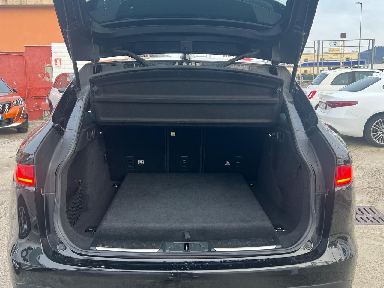 Jaguar F-Pace 2.0 D 163 cv manuale