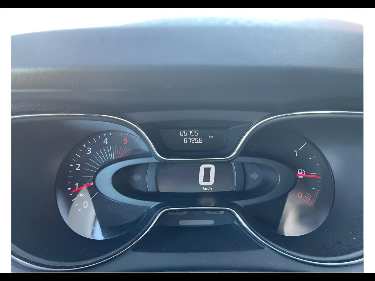 RENAULT Captur 1.5 dci Intens (energy r-link) 90cv E6
