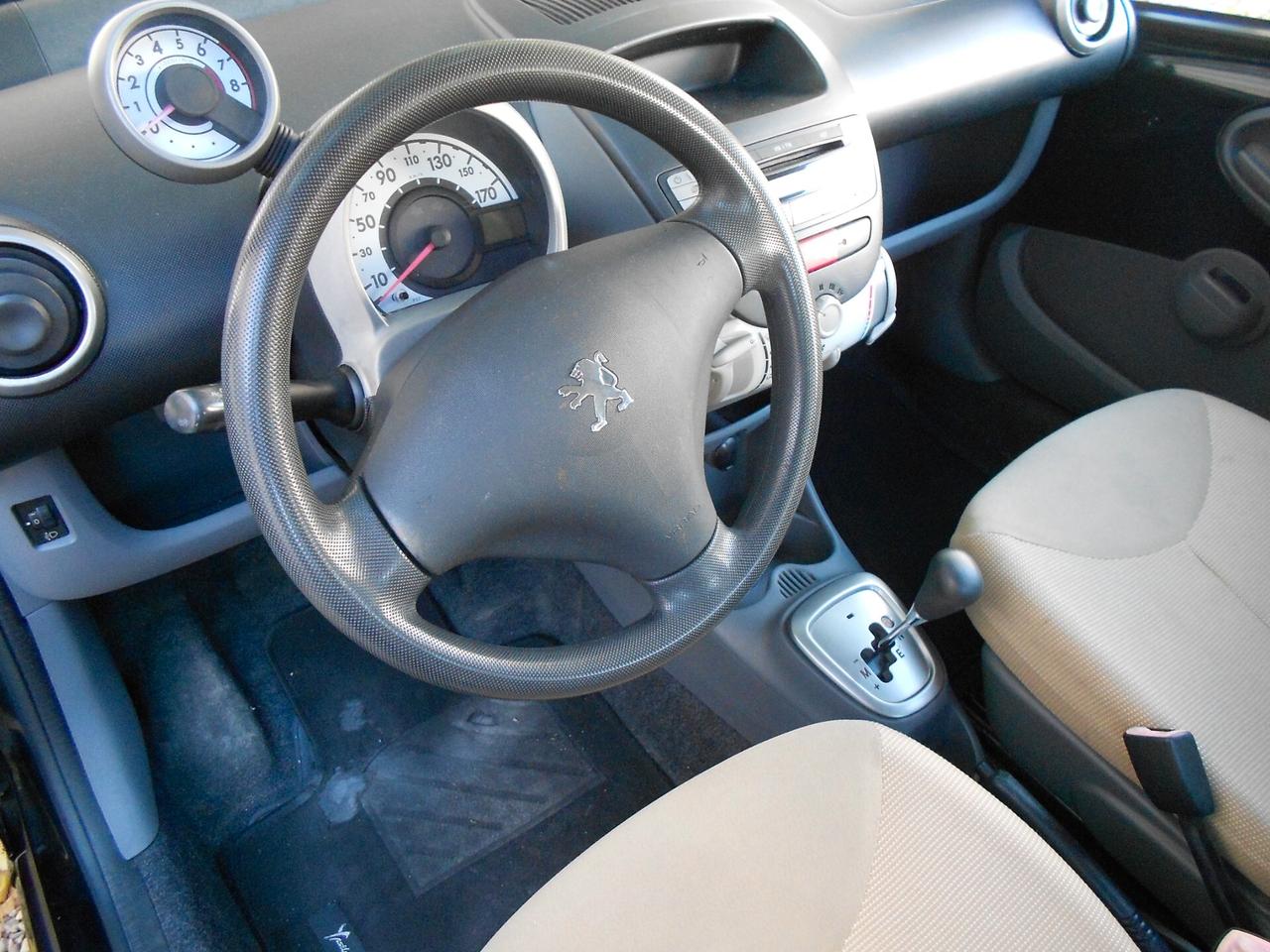 Peugeot 107 1.0 68CV 5p. Sweet Years 2Tronic