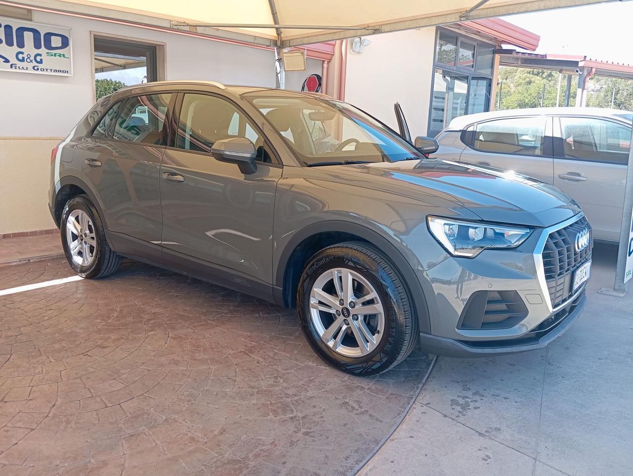 Audi Q3 35 TDI S tronic Business