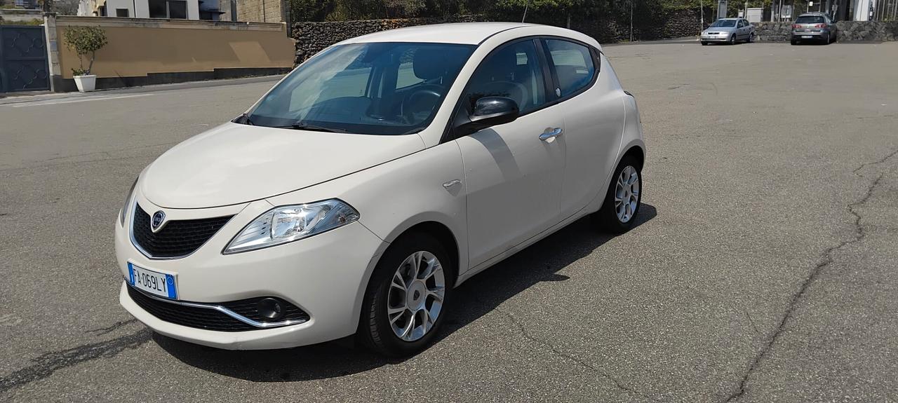 Lancia Ypsilon 1.3 MJT 16V 95 CV 5 porte S&S Gold