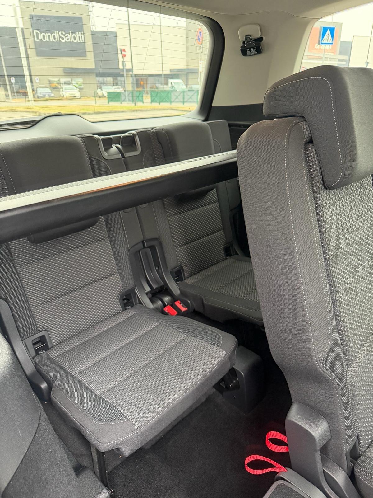 Volkswagen Touran 1.6 TDI 115 CV SCR DSG Executive BlueMotion Tech.