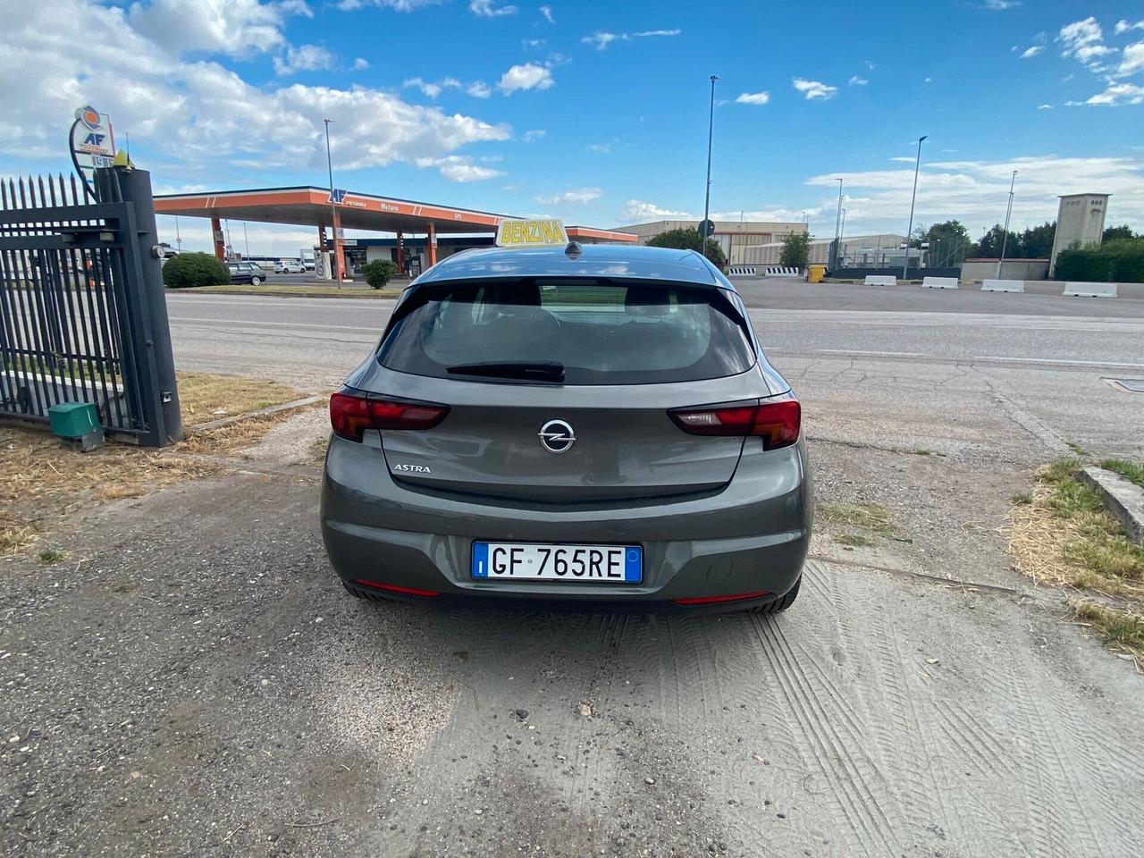 Opel Astra 1.2 Turbo 130 CV S&S 5 porte Business Elegance