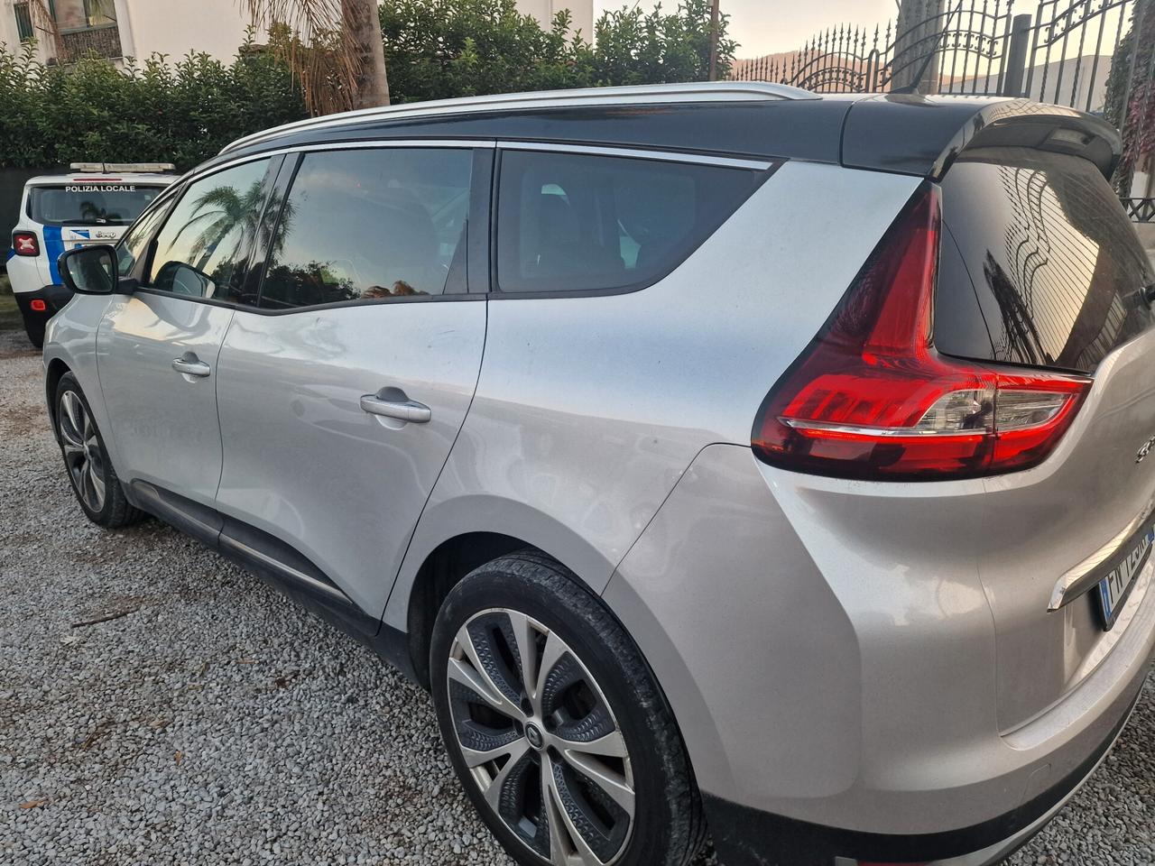 Renault Grand Scenic dCi 8V 110 CV EDC Energy Intens