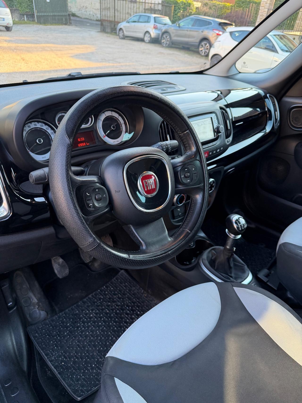 Fiat 500L LIVING LOUNGE KMCERT UNICOPR NEOPAT