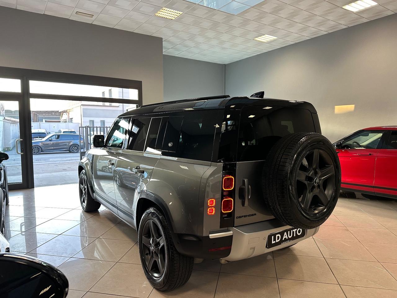 Land Rover Defender 110 3.0D I6 200 CV AWD Auto SE