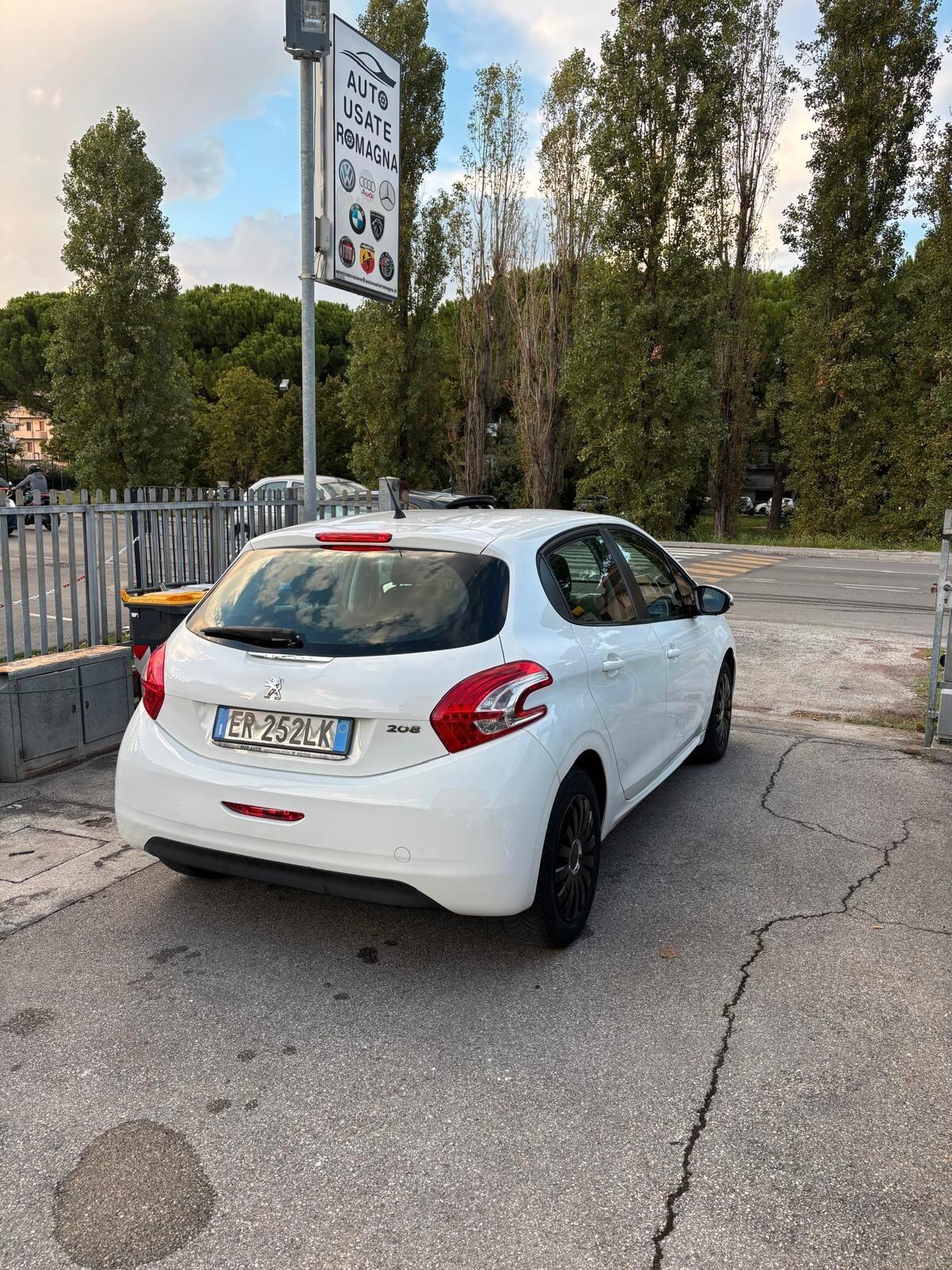 Peugeot 208 1.4 HDi 68 CV 5 porte Allure