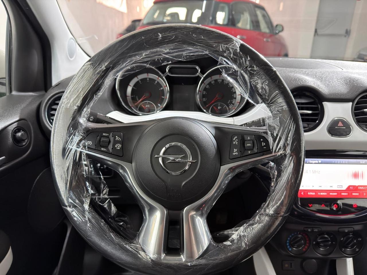 Opel Adam 1.2 70 CV White-Black Link