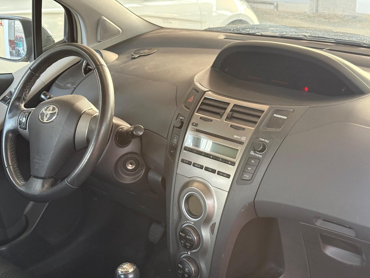 Toyota Yaris 1.0 5 porte Sol GPL