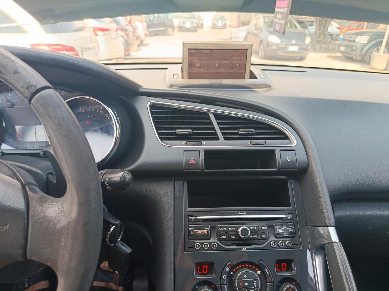 Peugeot 3008 1.6 HDi 112CV cambio robotizzato Premium