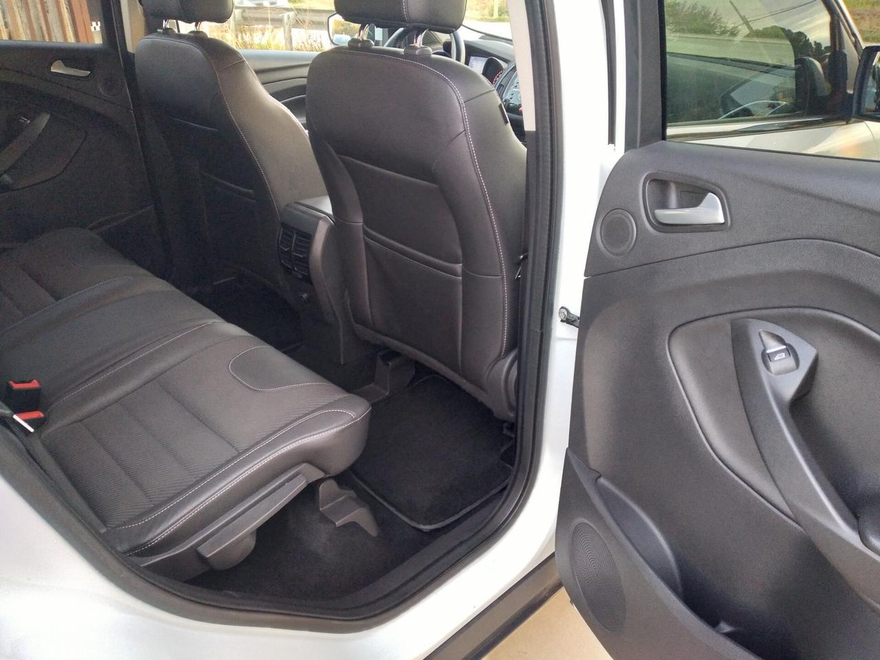 Ford Kuga 2.0 TDCI 140 CV 2WD Titanium