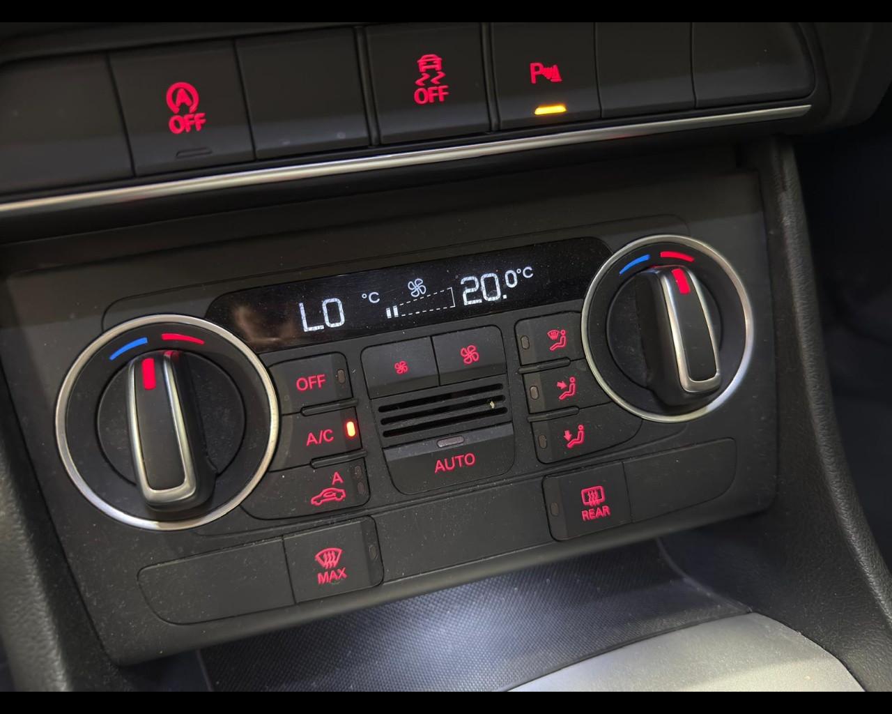 AUDI Q3 - Q3 2.0 TDI 120 CV Business