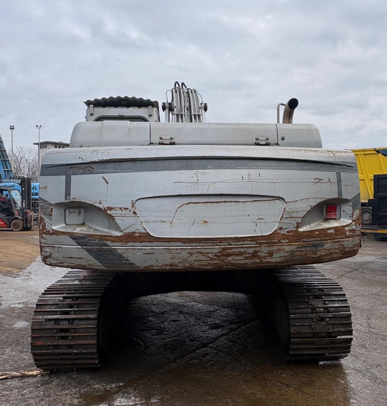 Escavatore VOLVO EC240 + cesoia per rottami