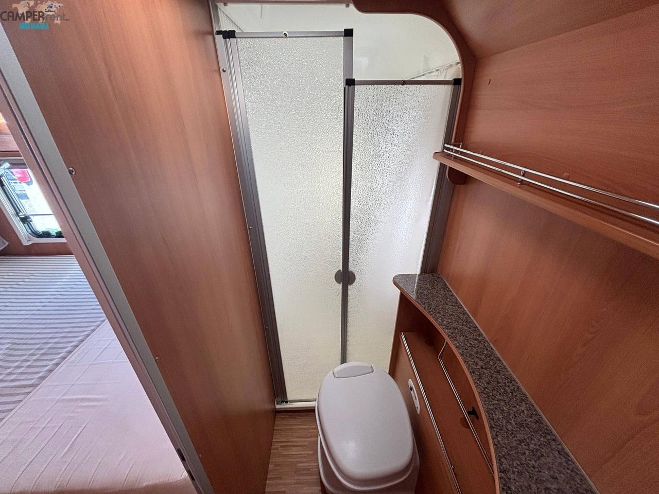 DETHLEFFS ESPRIT 7094 RT - Semintegrale con letto alla francese in coda
