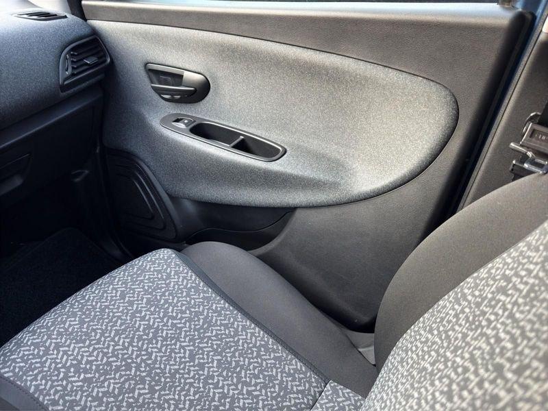 Lancia Ypsilon Ypsilon 5p 1.0 hybrid 70cv 6m Silver Plus