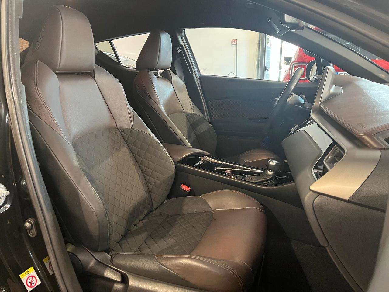 Toyota C-HR 1.8 Hybrid E-CVT Lounge