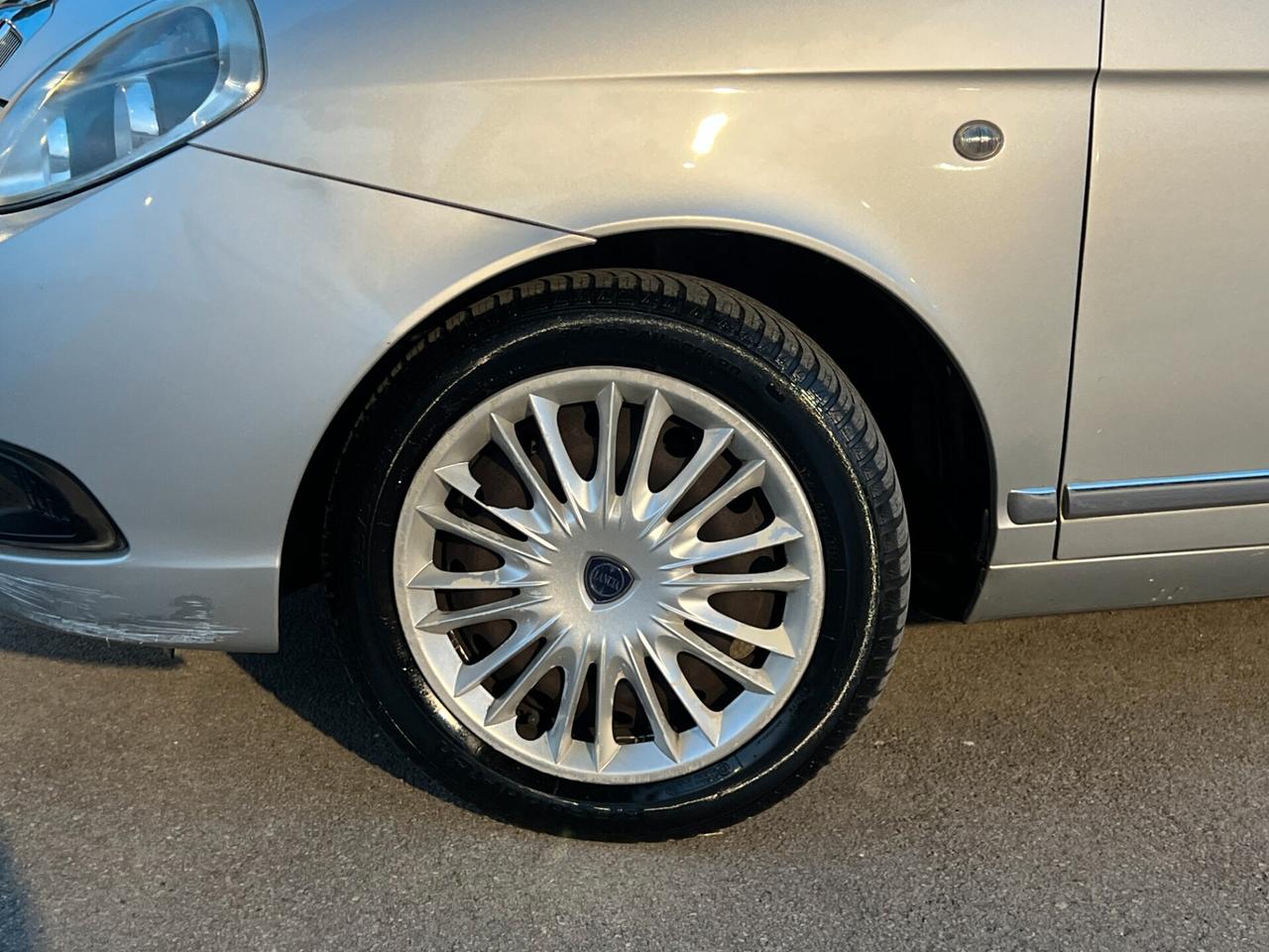 Lancia Ypsilon 1.2 Diva TAGLIANDATA