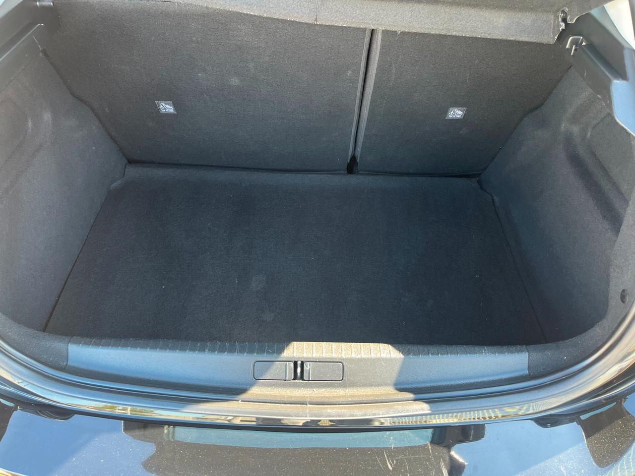 Opel Corsa 1.2 Edition ok neopatentati