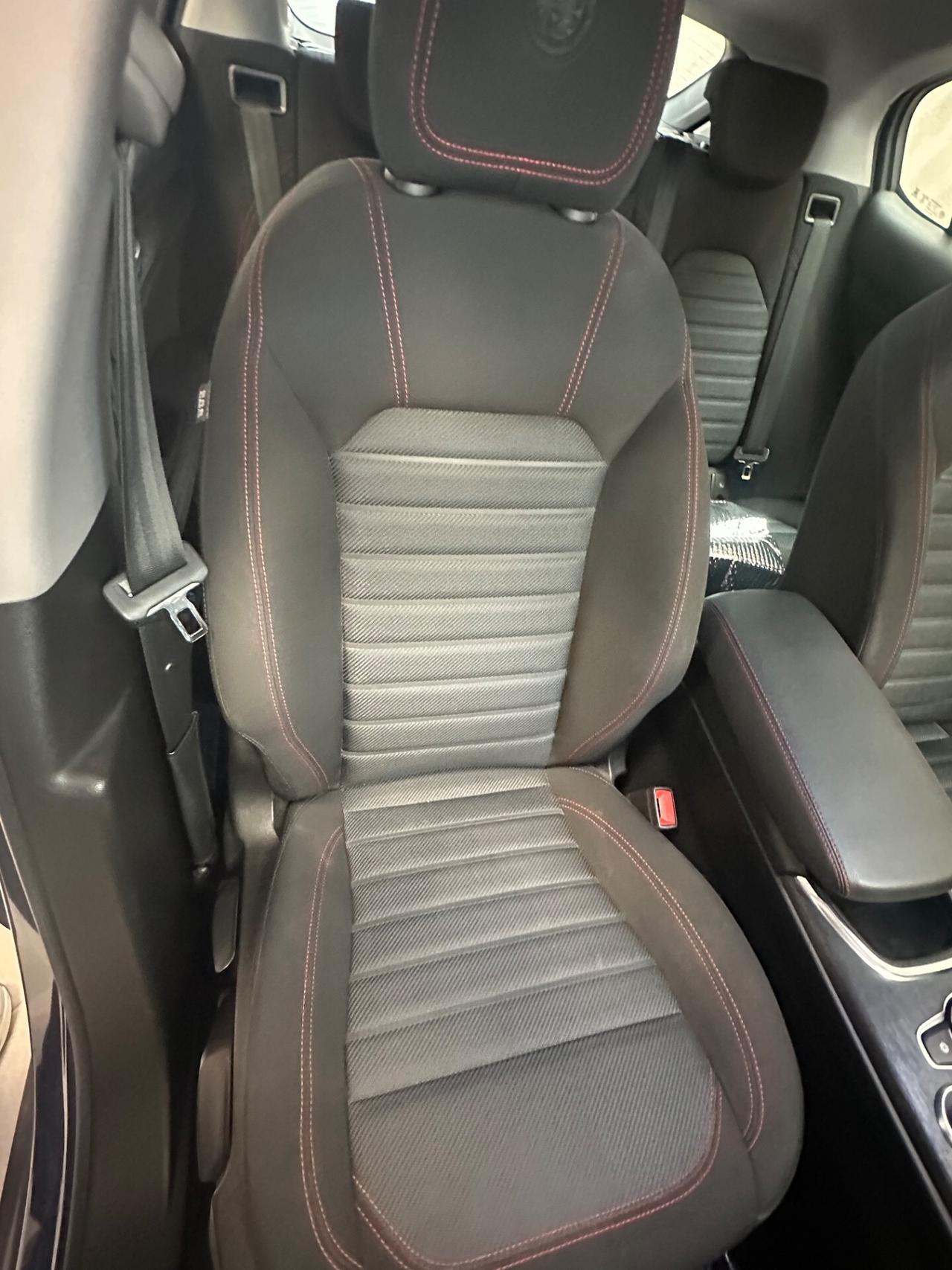 Alfa Romeo Stelvio 2.2 Turbodiesel 190 CV AT8 Q4 Business