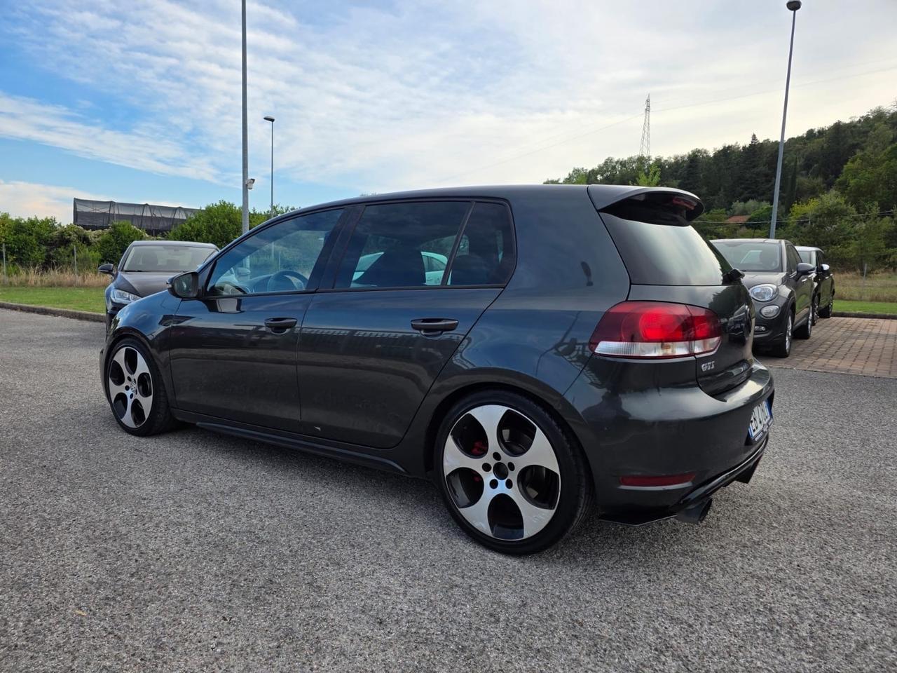 Volkswagen Golf GTI 2.0 TSI 5p.