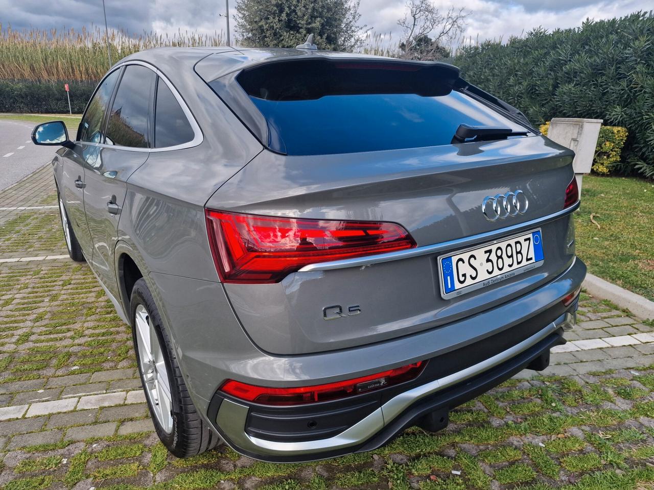 Audi Q5 40 TDI 204 CV quattro S tronic Identity Black