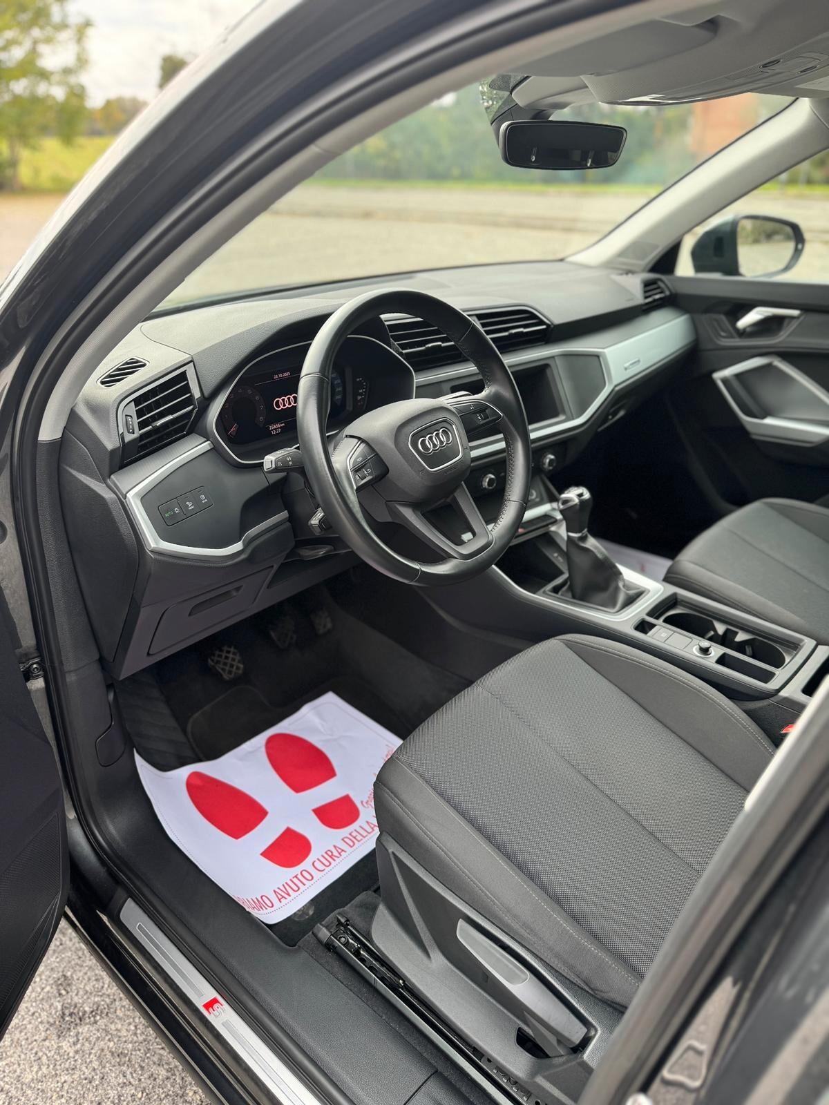 Audi Q3 35 TFSI 150cv S-line Matrix