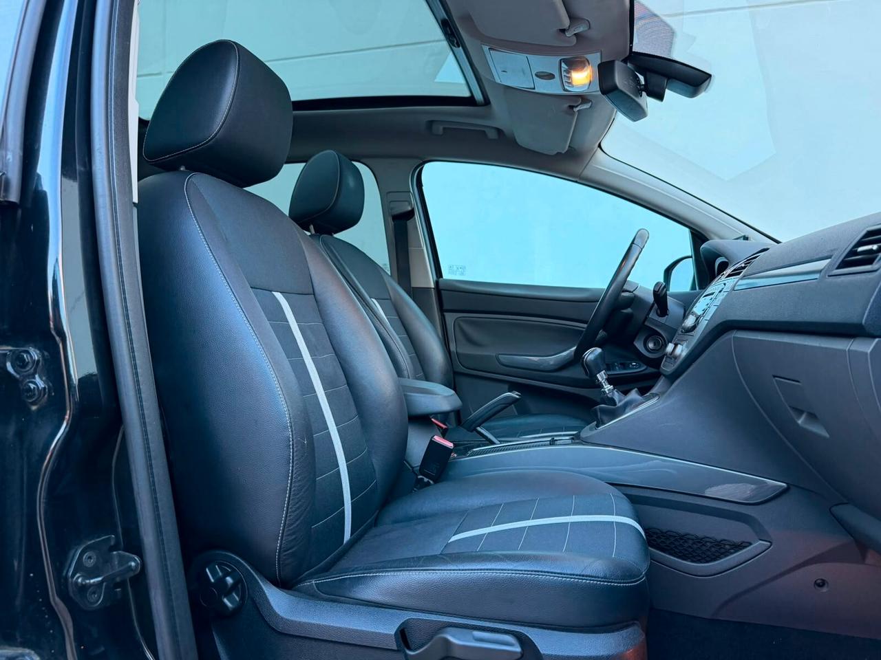Ford Kuga 2.0 TDCi 136 CV 4WD Titanium TETTO