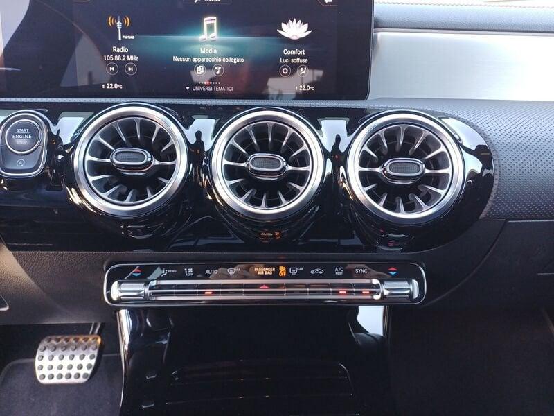 Mercedes-Benz CLA CLA Coupé 180 d Automatic Premium NIGHT-PACK