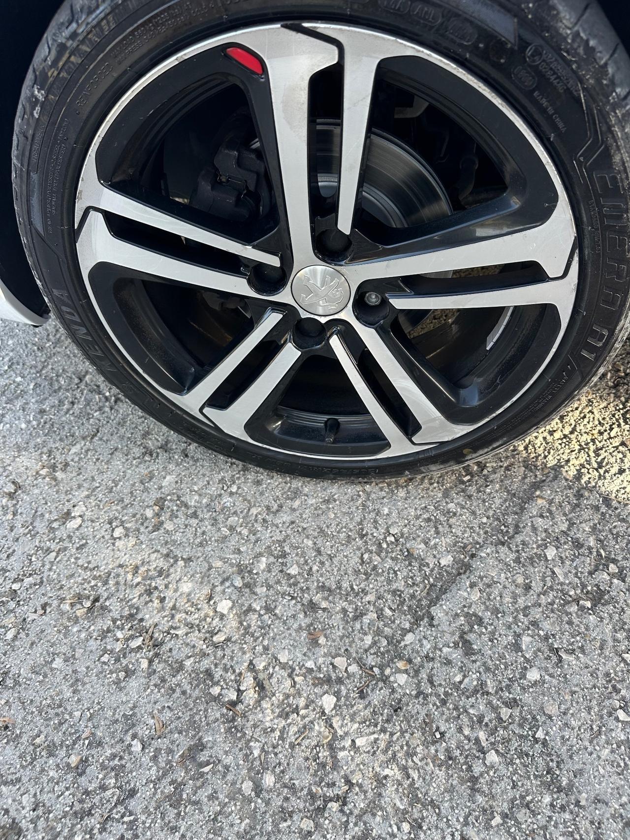 Peugeot 208 BlueHDi 100 5 porte GT Line