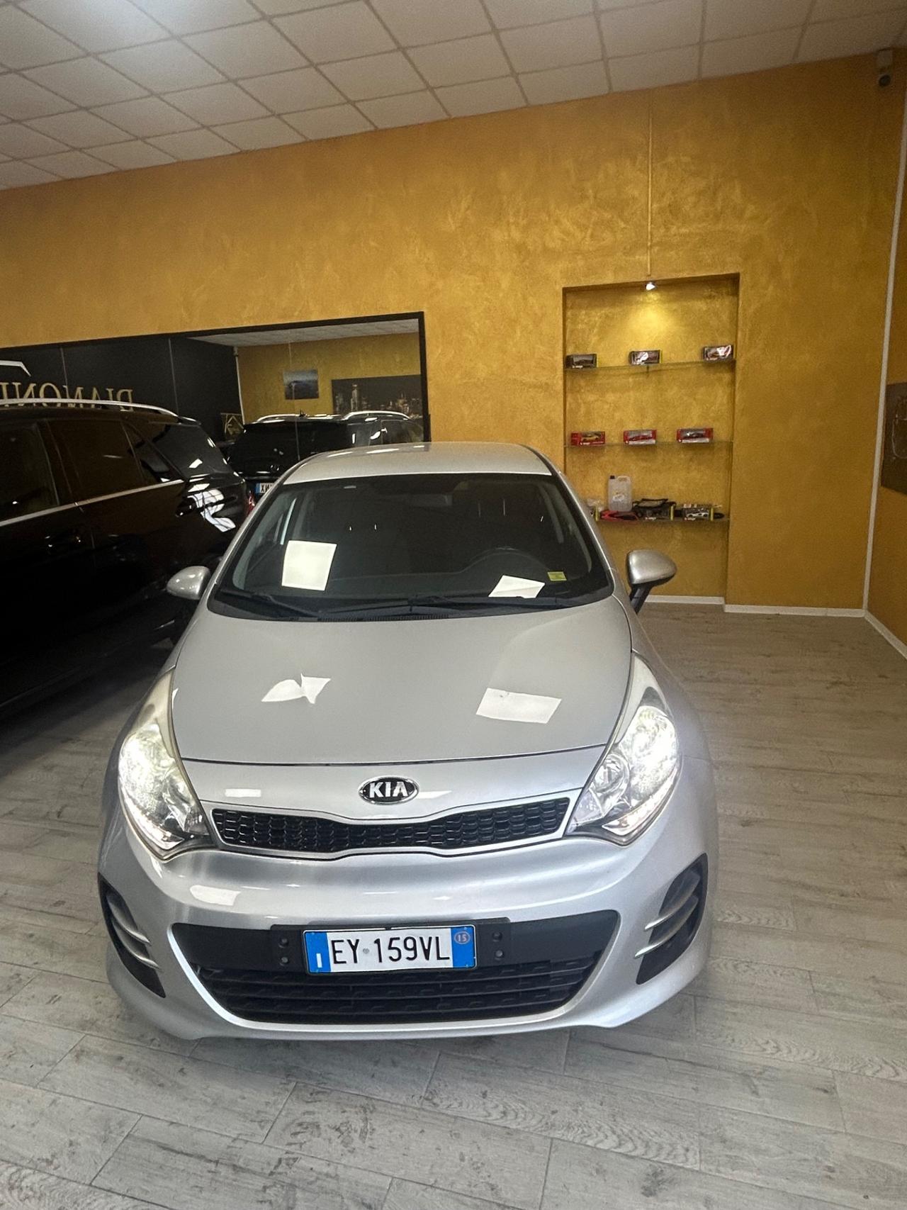 KIA RIO 1.4 Crdi 90 cv “FULL LED/NAVI/RETRO”-2015