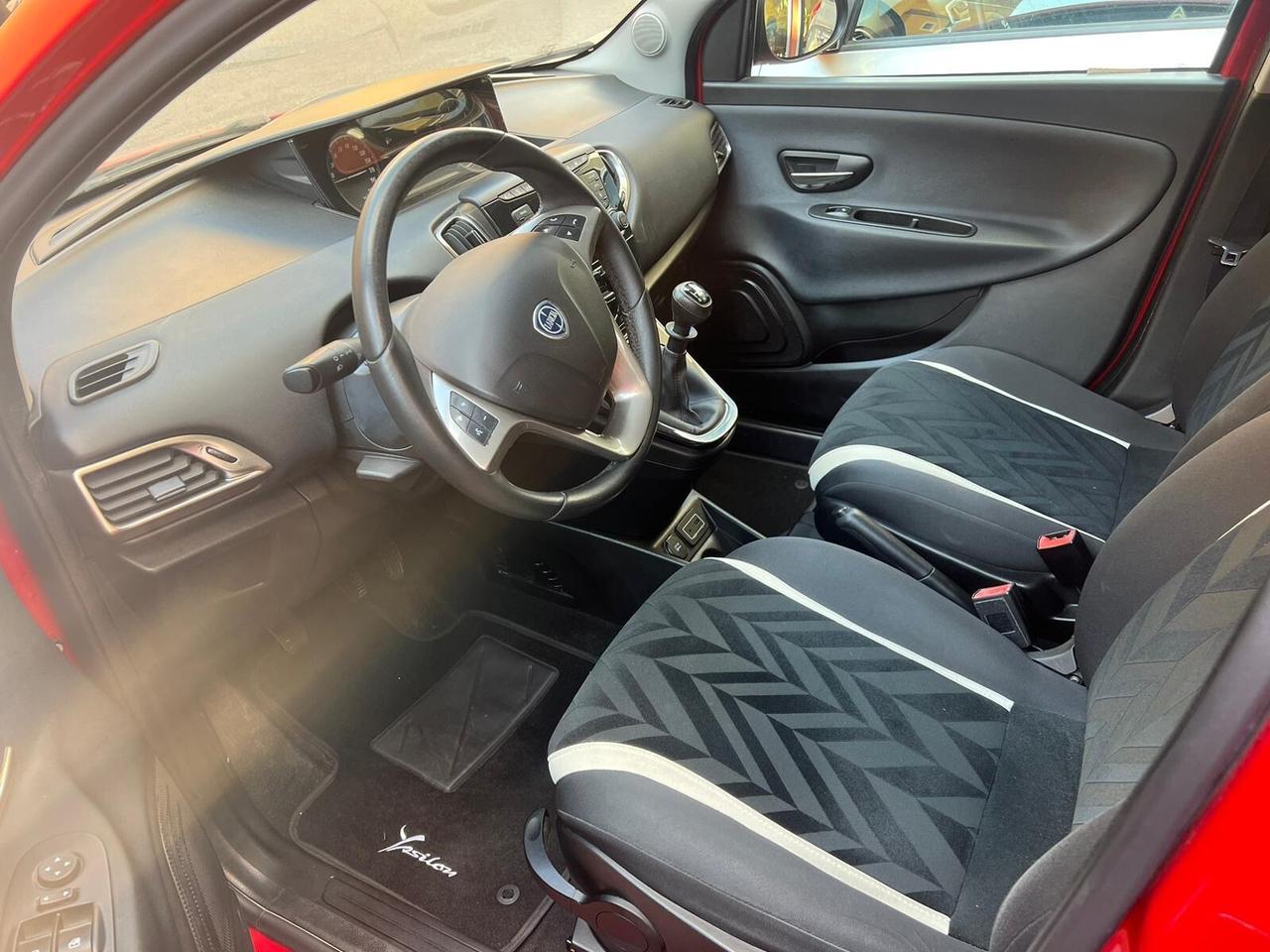 Lancia Ypsilon 1.2 GPL Ecochic Gold Casa madre