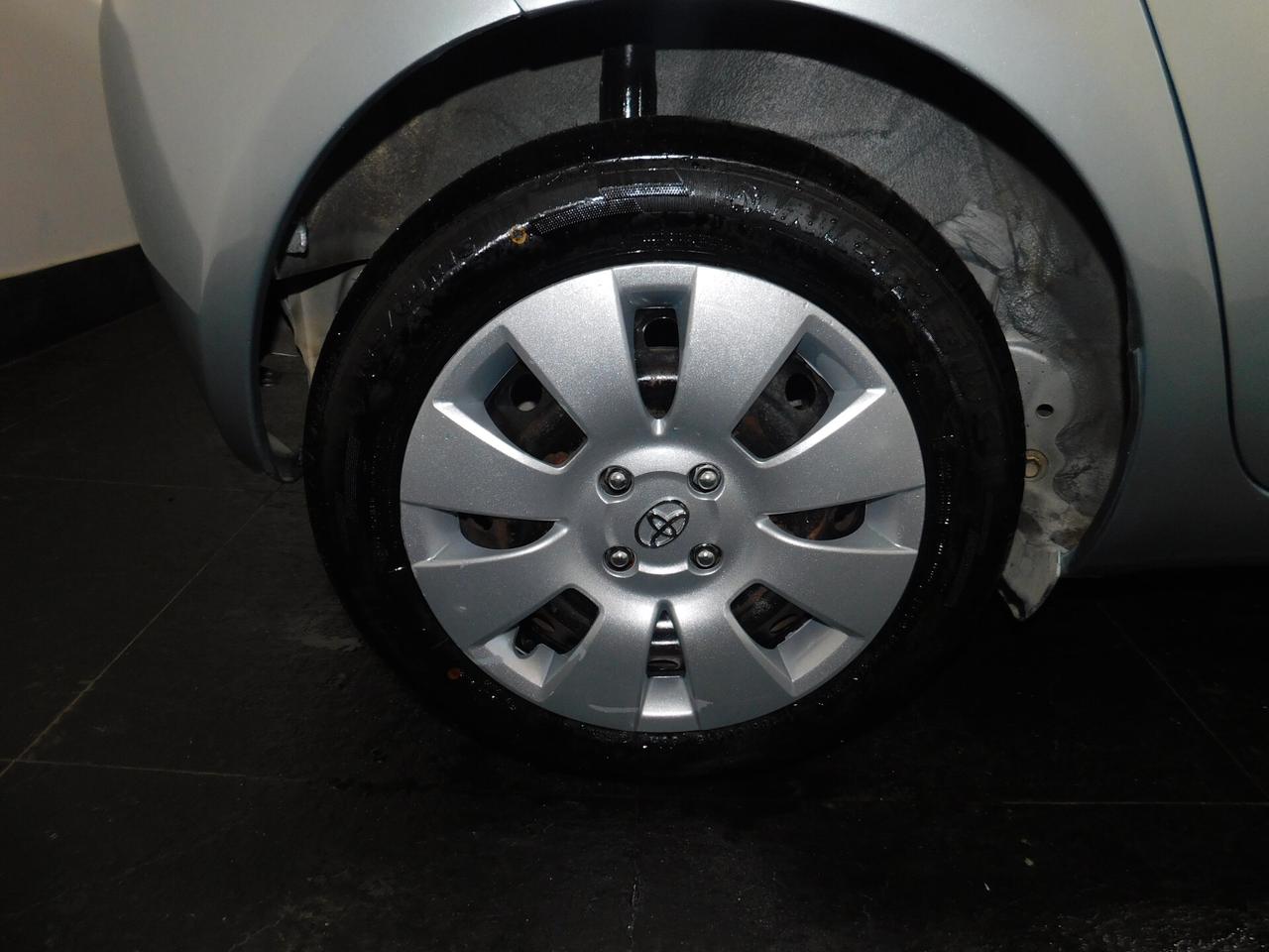 Toyota Yaris 1.0 5 porte Sol