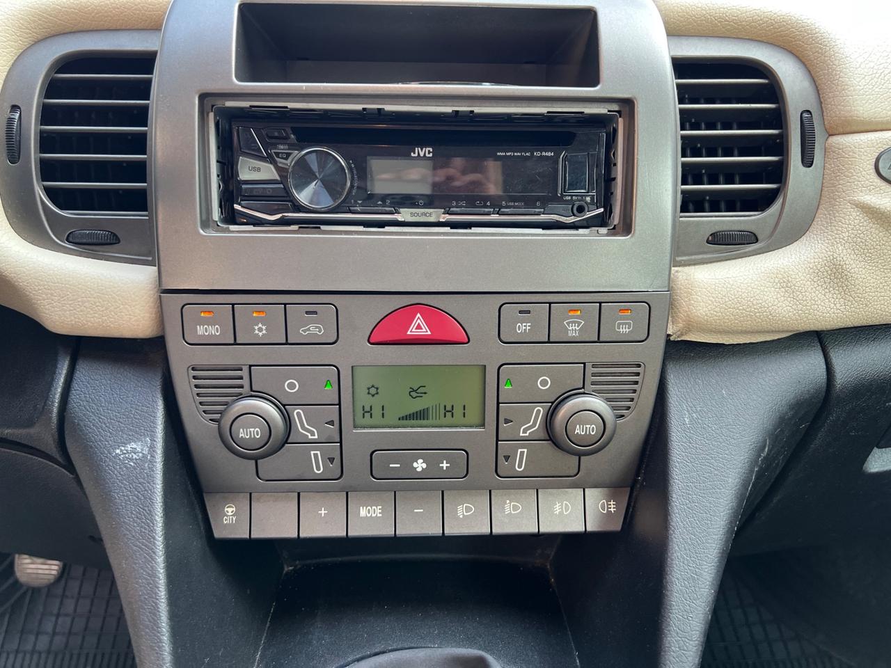 Lancia Ypsilon 1.3 Multijet 16V Platino