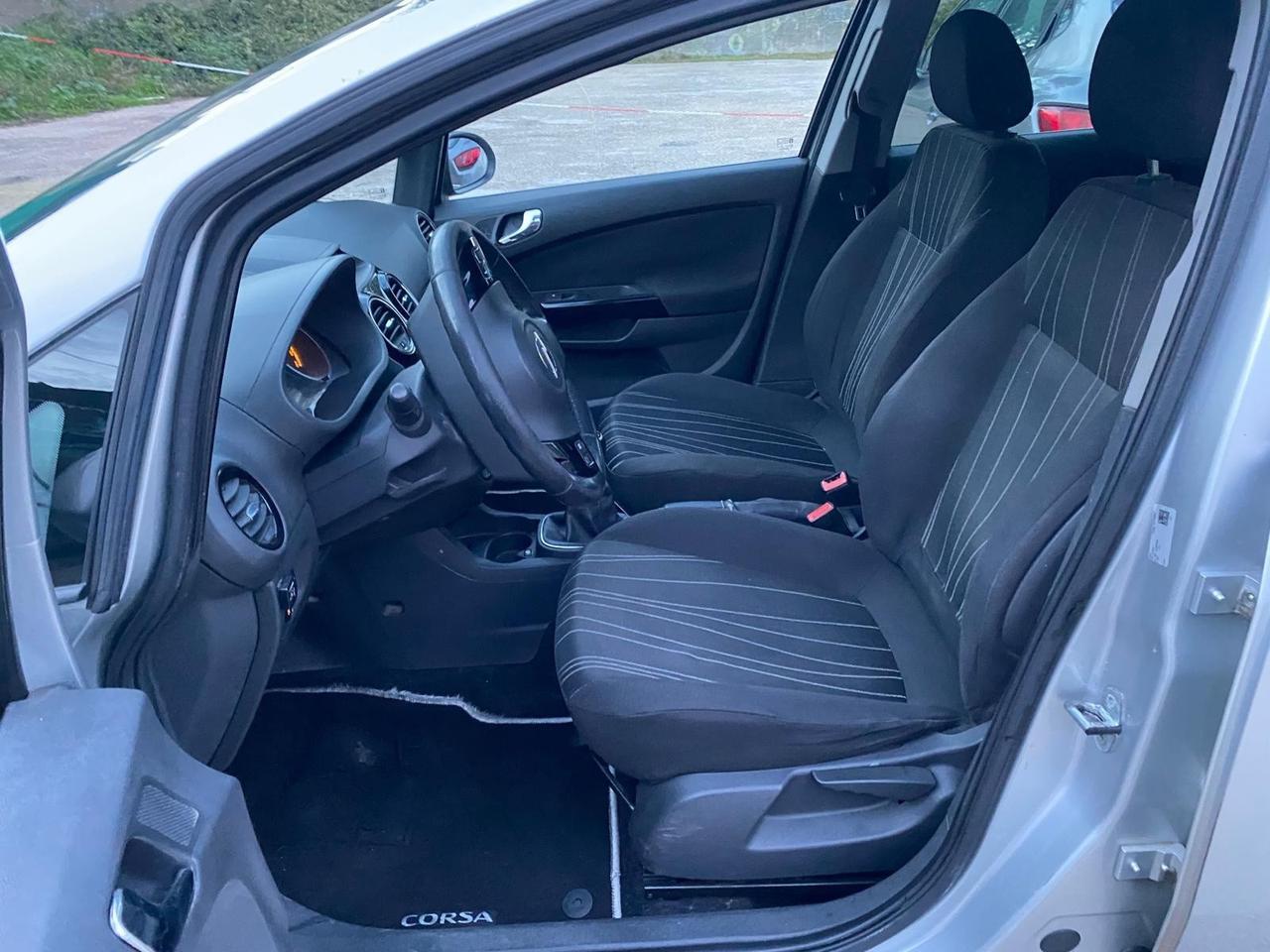 Opel Corsa 1.2 5 porte Club anno 2011