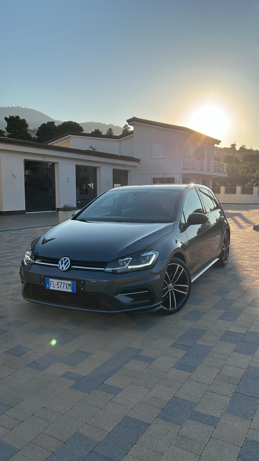Volkswagen Golf R-LINE 1.6 TDI 115 CV 5p.