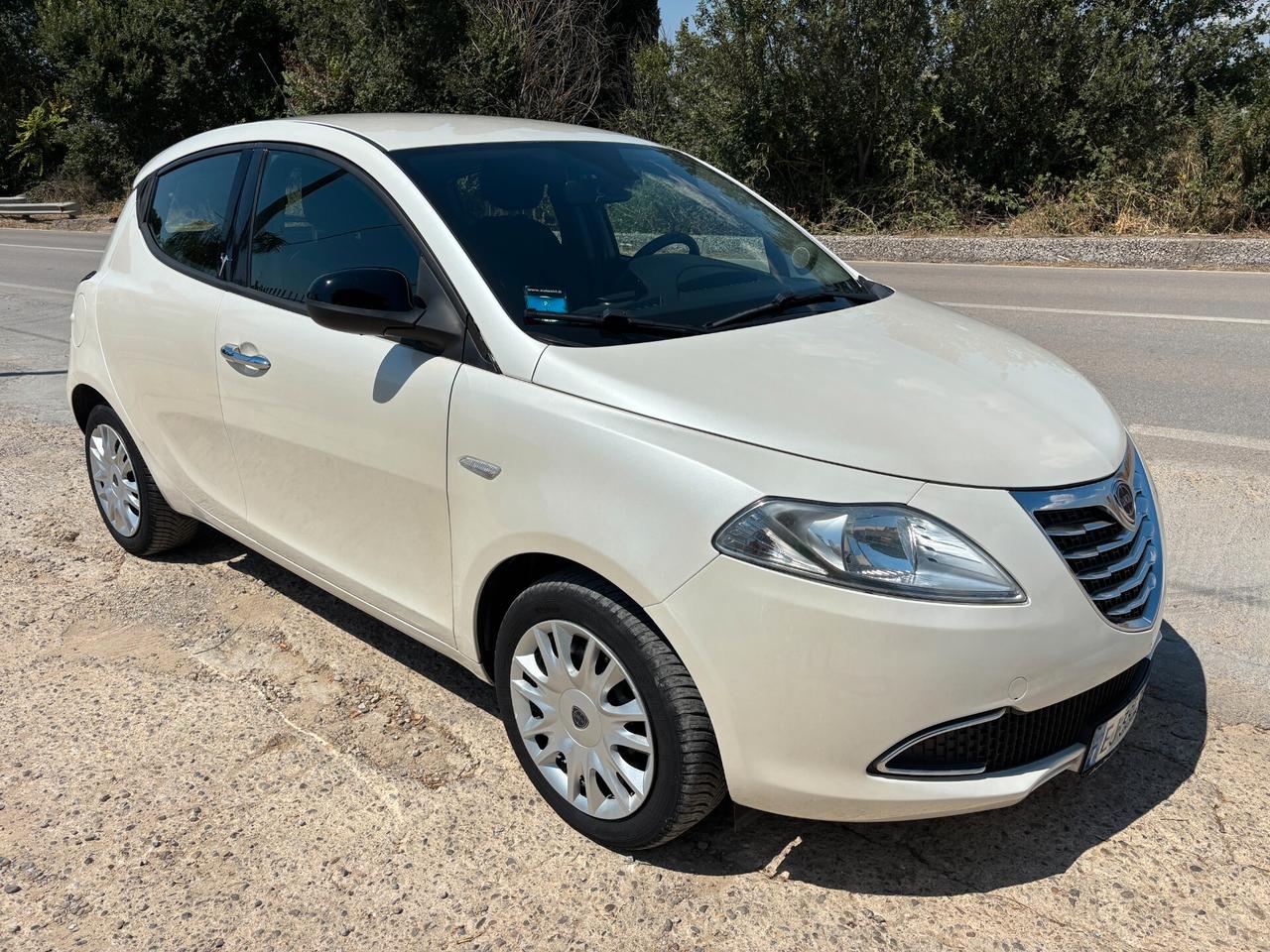 Lancia Ypsilon 1.2 69 CV 5 porte S&S Silver - 2011