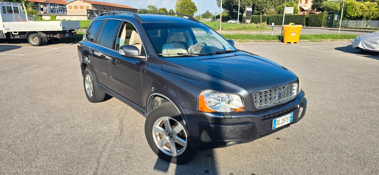Volvo XC 90 XC90 2.4 D5 185 CV aut. AWD Executive