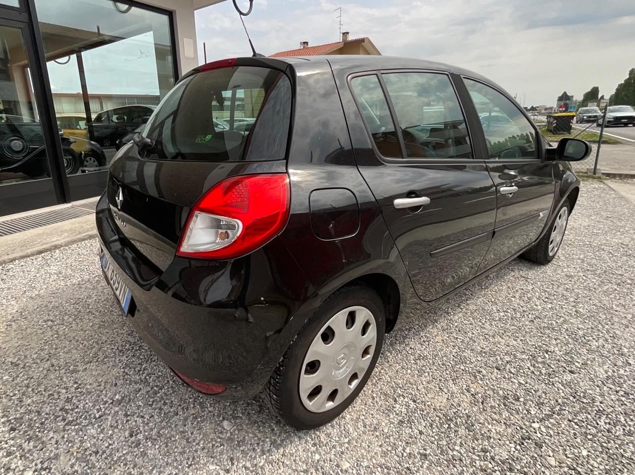 Renault Clio 1.2 16V SporTour Luxe